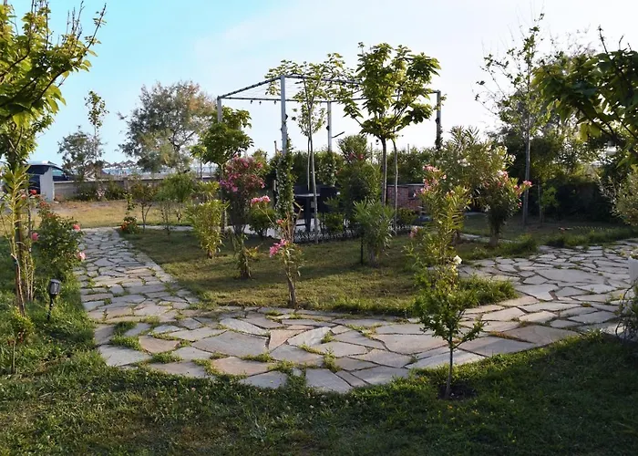 Beachfront, Tirana Guest House