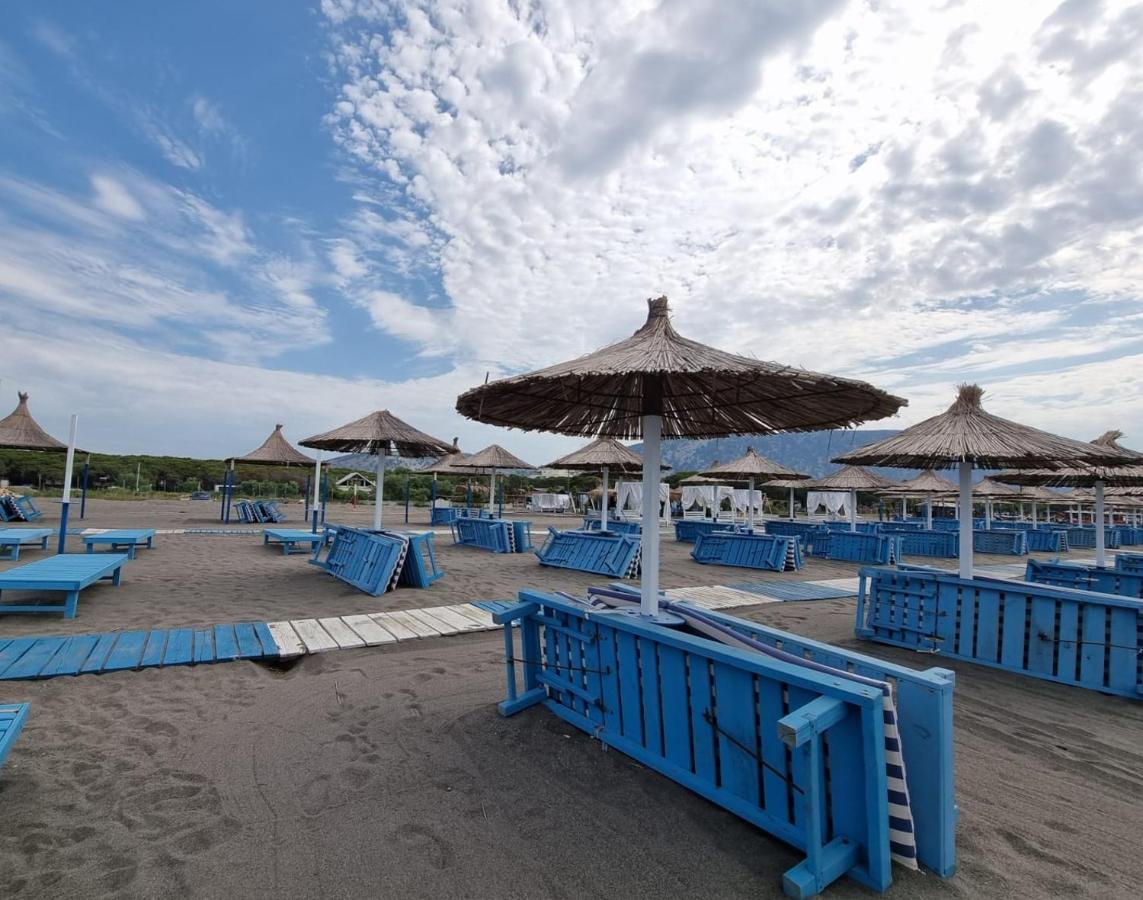 Beachfront, Tirana * Velipojë