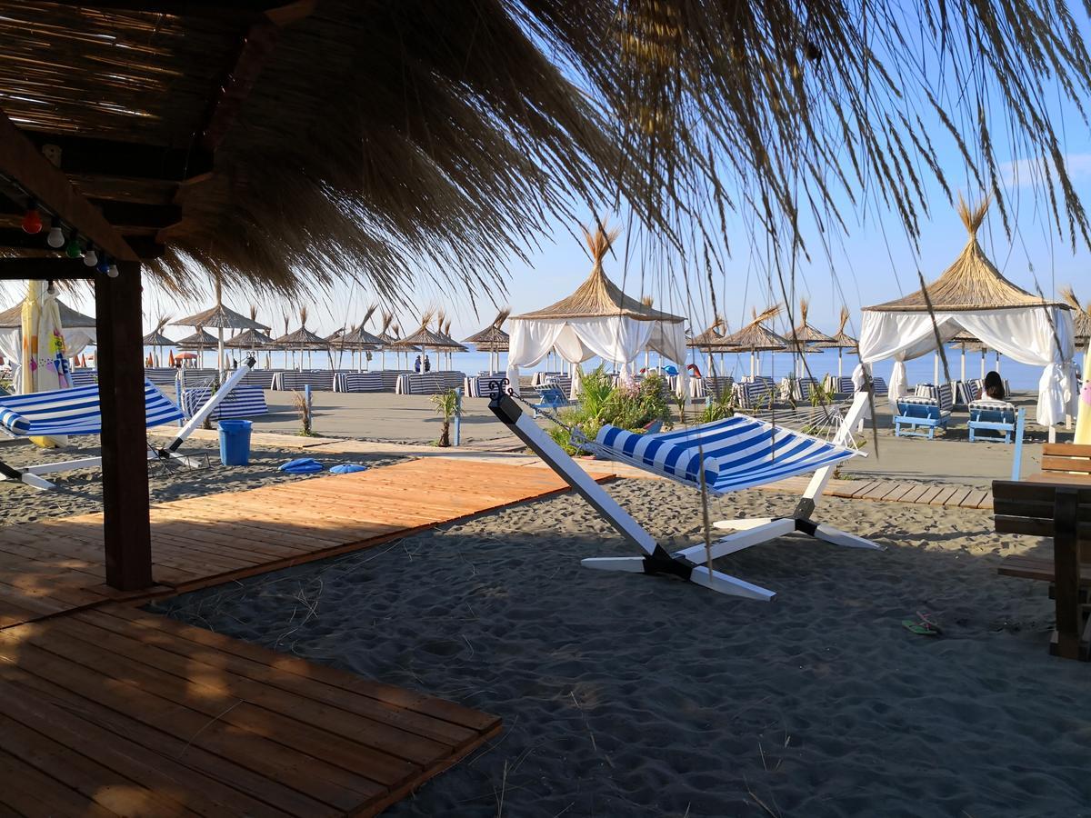 Beachfront, Tirana Villa Velipojë