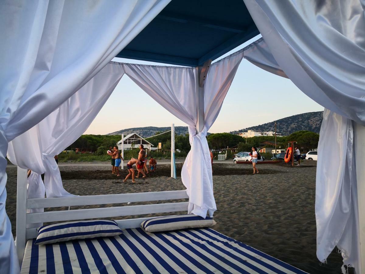 Beachfront, Tirana Villa Velipojë