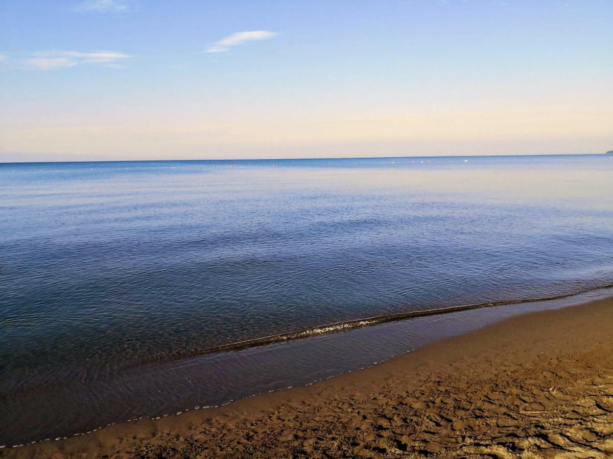 Beachfront, Tirana * Velipojë